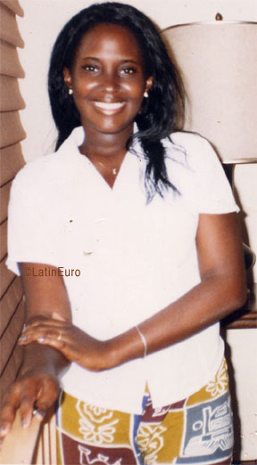 Date this happy Brazil girl Alessandra from RIO DE JANEIRO B7053