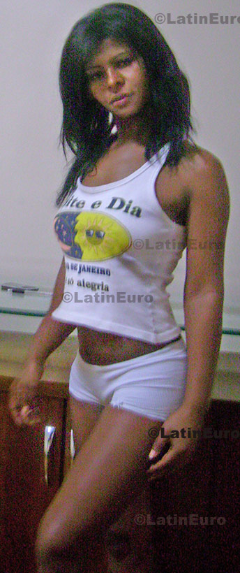Date this athletic Brazil girl Luciana from Rio De Janeiro B708