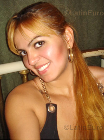 Date this attractive Brazil girl Monique from Rio de Janeiro B724