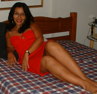 Date this attractive Brazil girl Vania from SALVADOR B7254
