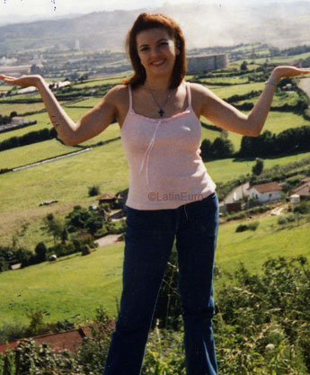 Date this fun Brazil girl Valquiria from GOIANA B7273