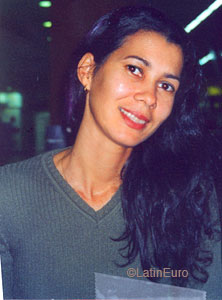 Date this attractive Brazil girl Magda from CAMBORIU B7331