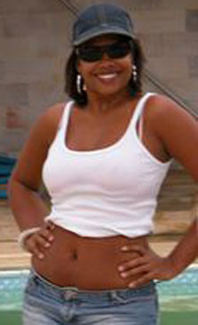 Date this happy Brazil girl Magna from SALVADOR B7352