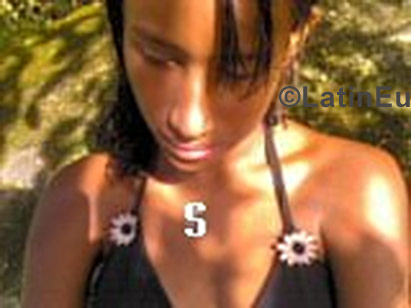 Date this athletic Brazil girl Samara from Santos B750