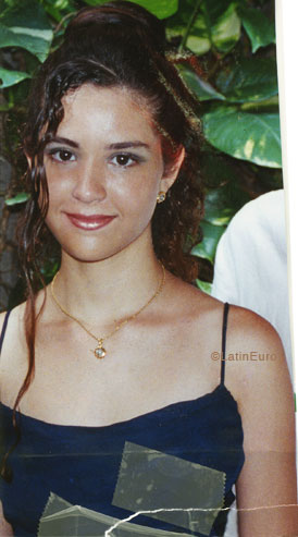 Date this nice looking Brazil girl Fabiana from RECIFE B7532