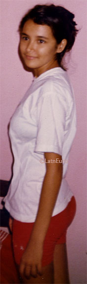 Date this fun Brazil girl Fernanda from JARDIM DE PIRANHAS B7738