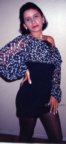 Date this voluptuous Brazil girl Elilia from CAXIAS DO SUL B7750