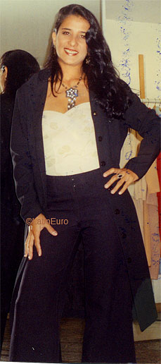 Date this voluptuous Brazil girl Claudia from SALVADOR B7921