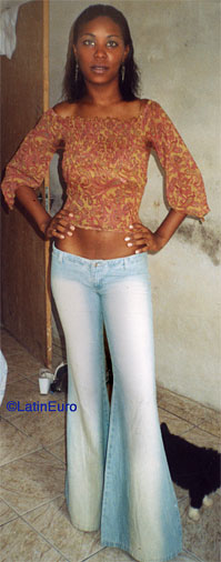 Date this happy Brazil girl Gladys from SAO PAULO B7933