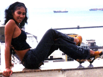 Date this stunning Brazil girl Fabiola from SALVADOR B7956