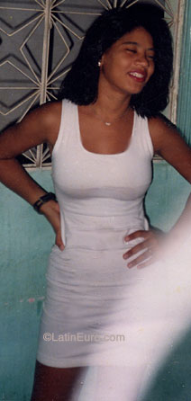 Date this attractive Brazil girl Elisangela from RIO DE JANEIRO B8155
