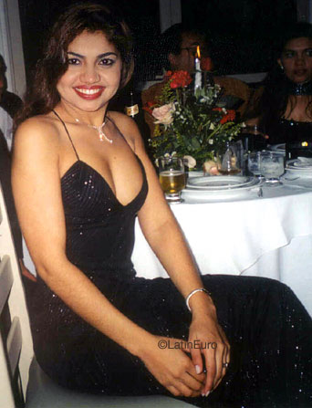 Date this charming Brazil girl Ana from PIRACICABA B8380