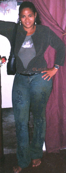 Date this fun Brazil girl Luciane from SALVADOR B8401