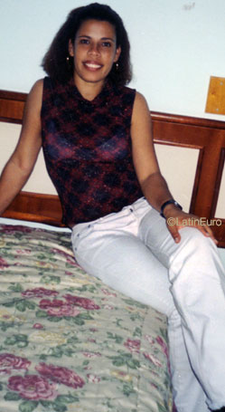 Date this hard body Brazil girl Denise from RIO DE JANEIRO B8406