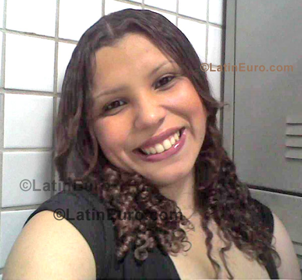 Date this exotic Brazil girl Poliane from Brasilia B841