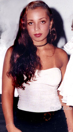 Date this tall Brazil girl Carcia from COLATINA B8487