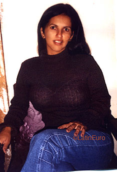 Date this attractive Brazil girl Marisa from GOIANIA B8544