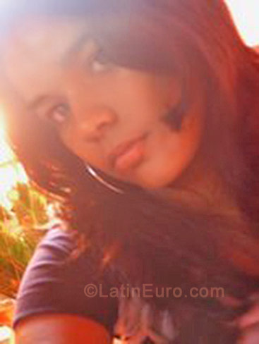 Date this delightful Brazil girl Daniella from Tres Lagoas B917