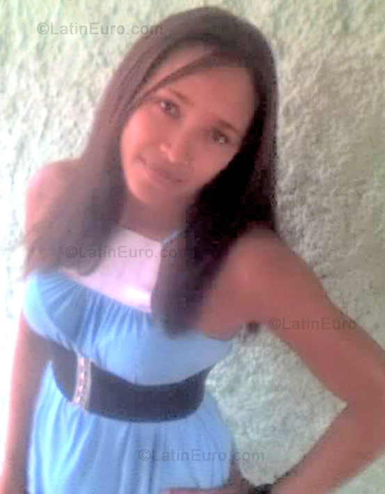 Date this delightful Brazil girl Claudiane from Indaiatuba B919