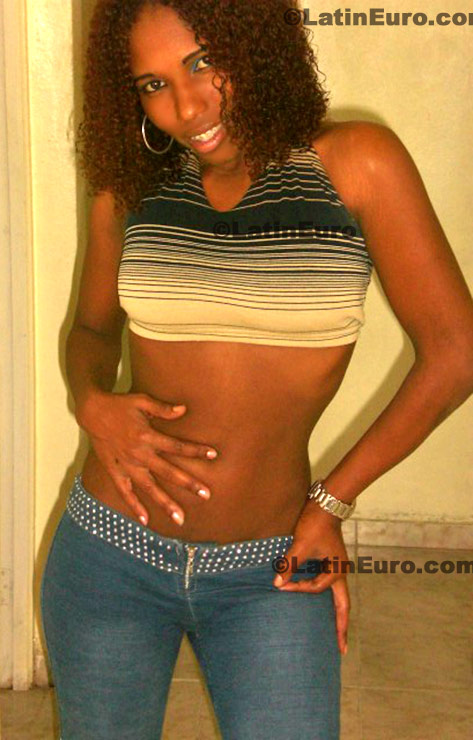 Date this young Dominican Republic girl Yessenia from Santo Domingo N-1098