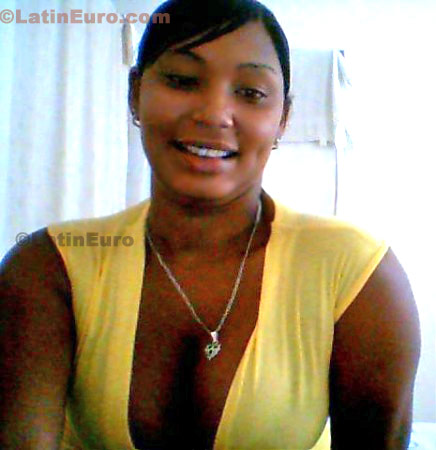 Date this sensual Dominican Republic girl Nathaly from Santo Domingo N-1154