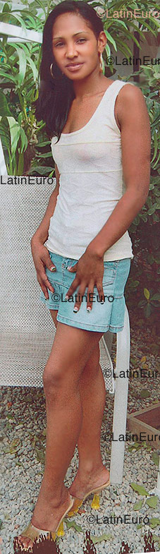 Date this gorgeous Dominican Republic girl Natalya from Santiago N-124