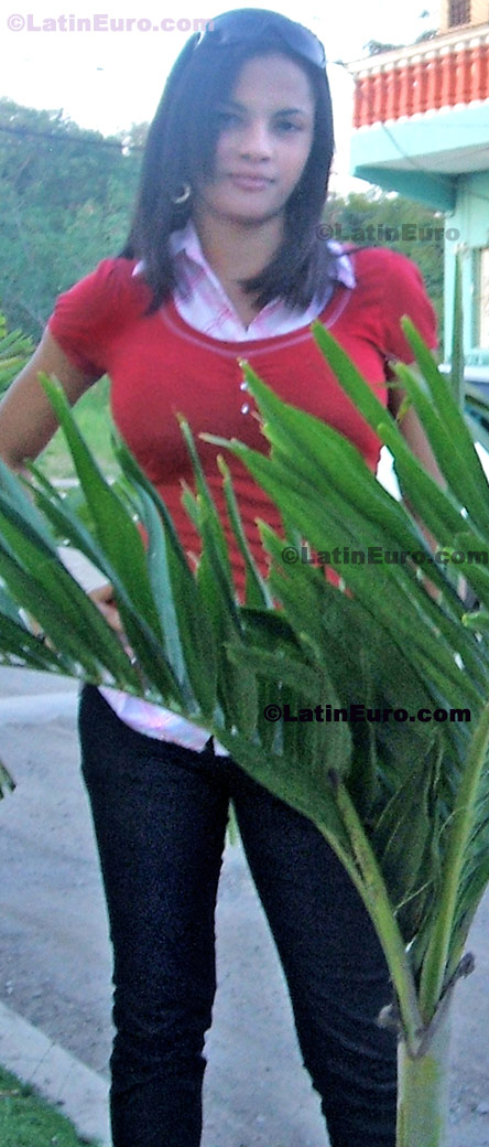 Date this georgeous Dominican Republic girl Viryi from Santiago N-1275