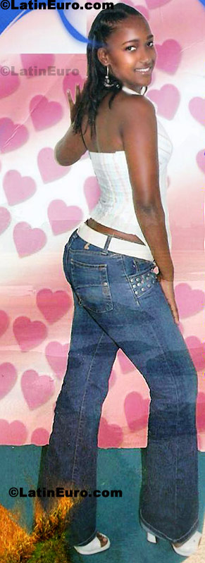 Date this stunning Dominican Republic girl Aileen from Santo Domingo N-1307