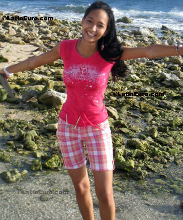 Date this gorgeous Dominican Republic girl Sunny from La Romana N-1348