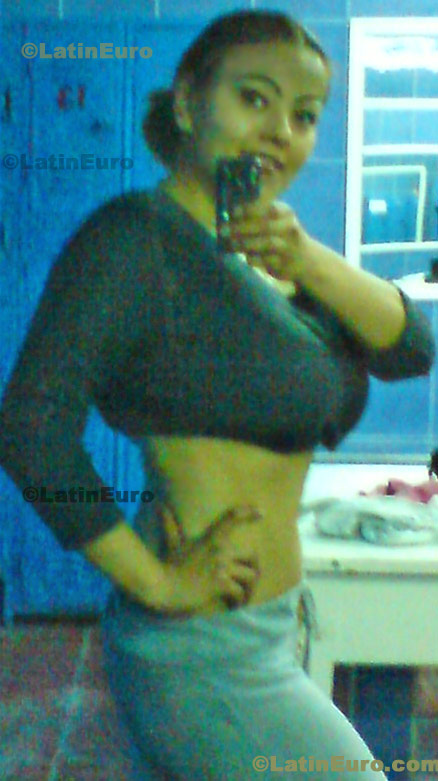 Date this happy Mexico girl Selene from Mexico City N-1368