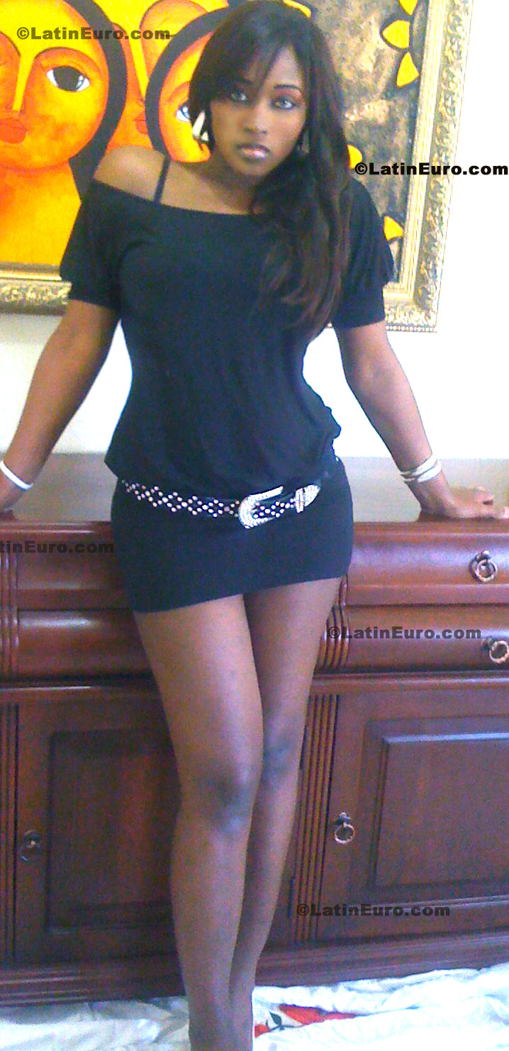 Date this stunning Dominican Republic girl Johanna from Santo Domingo N-1380