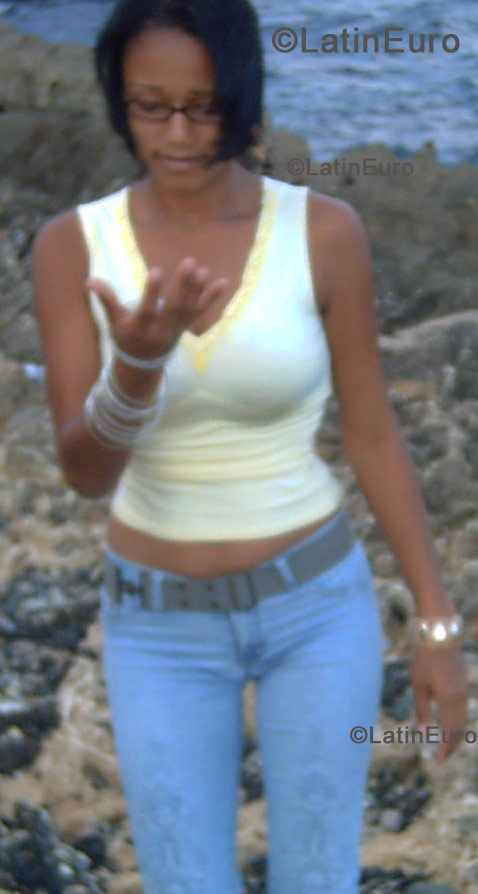 Date this beautiful Dominican Republic girl Tania from Santo Domingo N-1404