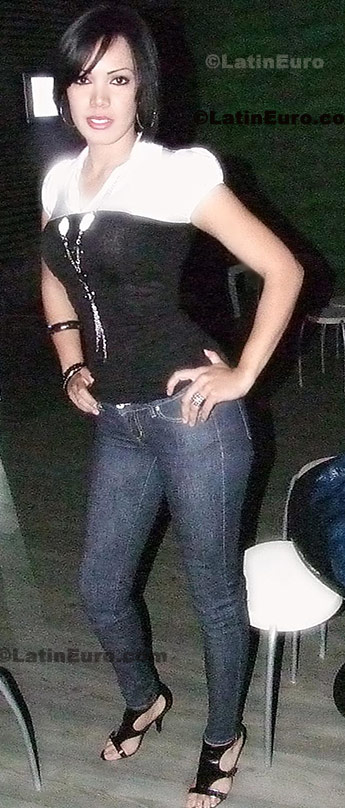 Date this sultry Mexico girl Claudia from Nogales N-1429