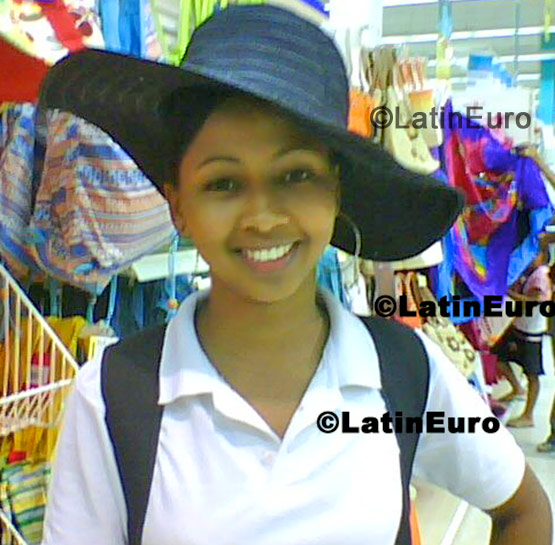 Date this hot Dominican Republic girl Gabriela from Santo Domingo N-1447