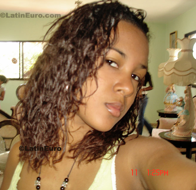 Date this stunning Dominican Republic girl Yrina from San Cristobal N-1470