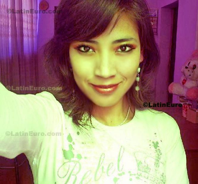 Date this hot Peru girl Flor- from Arequipa N-1480