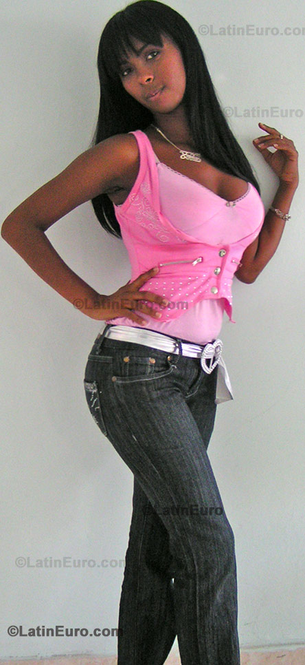 Date this young Dominican Republic girl Lourdes from Santiago N-1506
