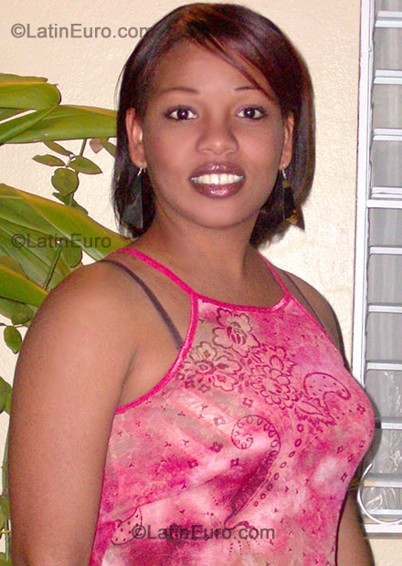 Date this young Dominican Republic girl Lucy from Bani N-1520