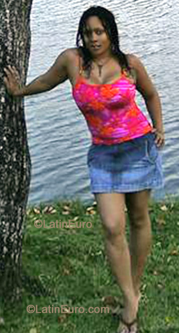 Date this hard body Dominican Republic girl Ada from Santiago N-1553
