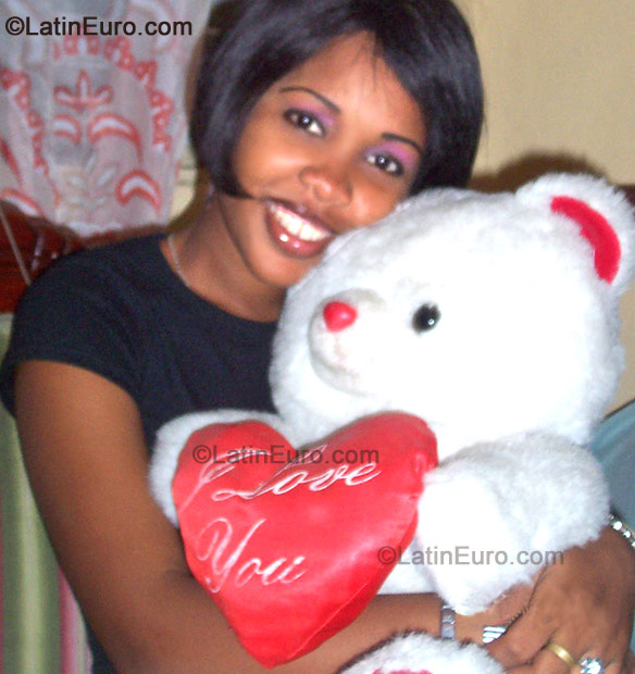 Date this charming Dominican Republic girl Glenny from San Cristobal N-1559