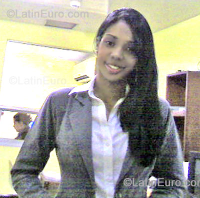 Date this passionate Dominican Republic girl Yinely from Santo  Domingo N-1612