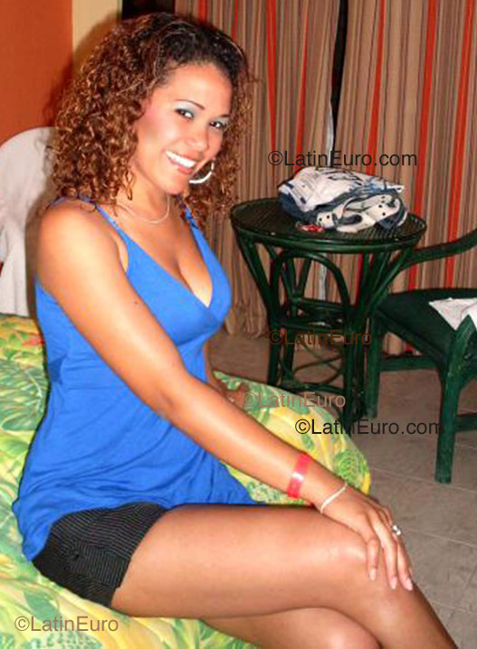 Date this pretty Dominican Republic girl Nicauris from San Cristobal N-202