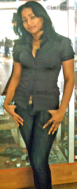 Date this hard body Dominican Republic girl Paloma from Santiago N-217