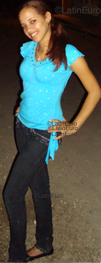 Date this gorgeous Dominican Republic girl Elisabeth from Santo Domingo N-238