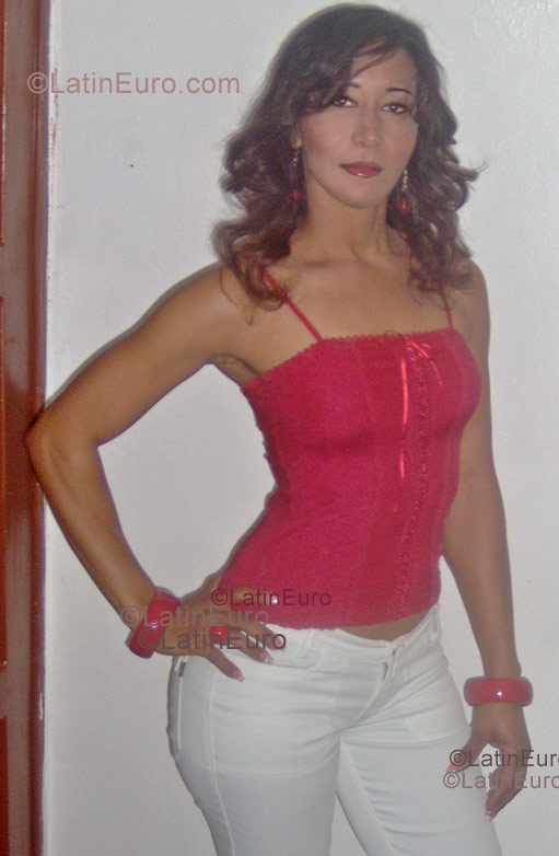 Date this beautiful Peru girl Diomari from  N-312