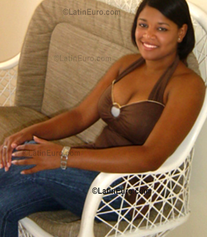 Date this sultry Dominican Republic girl Berenice from  N-523