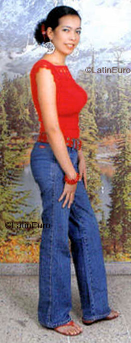 Date this hot Dominican Republic girl Alejandrina from Santo Domingo N-55