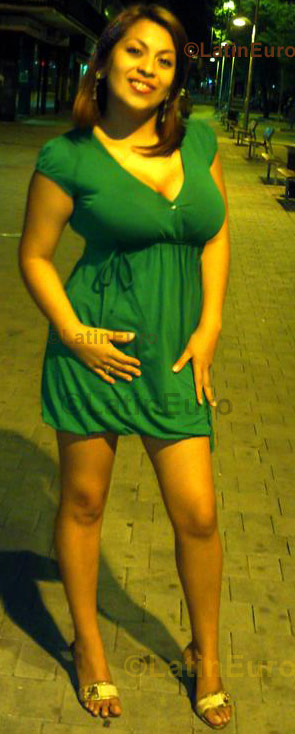 Date this delightful Dominican Republic girl Daysi from Santiago N-596