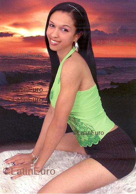 Date this foxy Dominican Republic girl Ramona from San Francisco de Macoris N-66