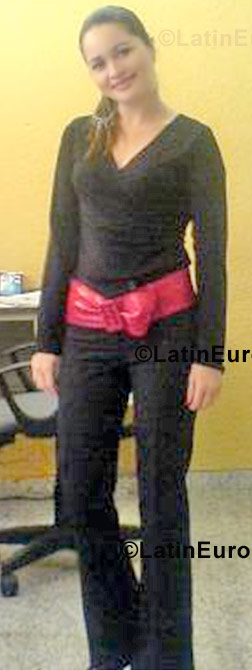 Date this good-looking Honduras girl Brenda from San Pedro Sula N-663